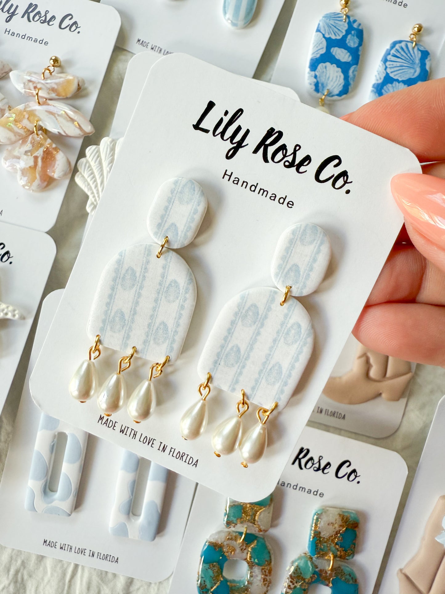 White with Blue Oyster print