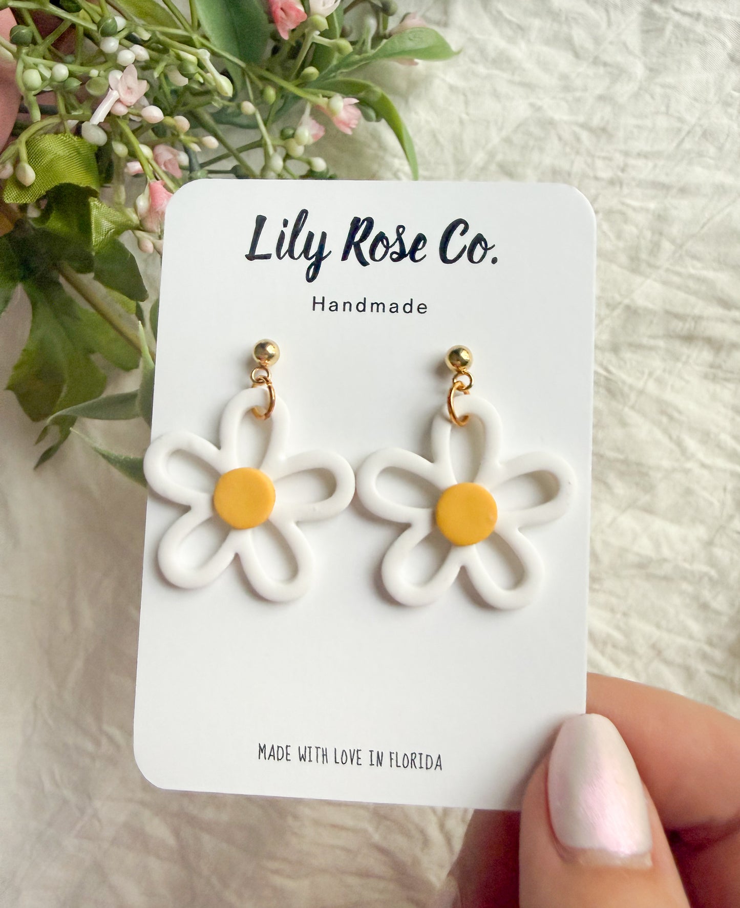 White Daisies Earrings
