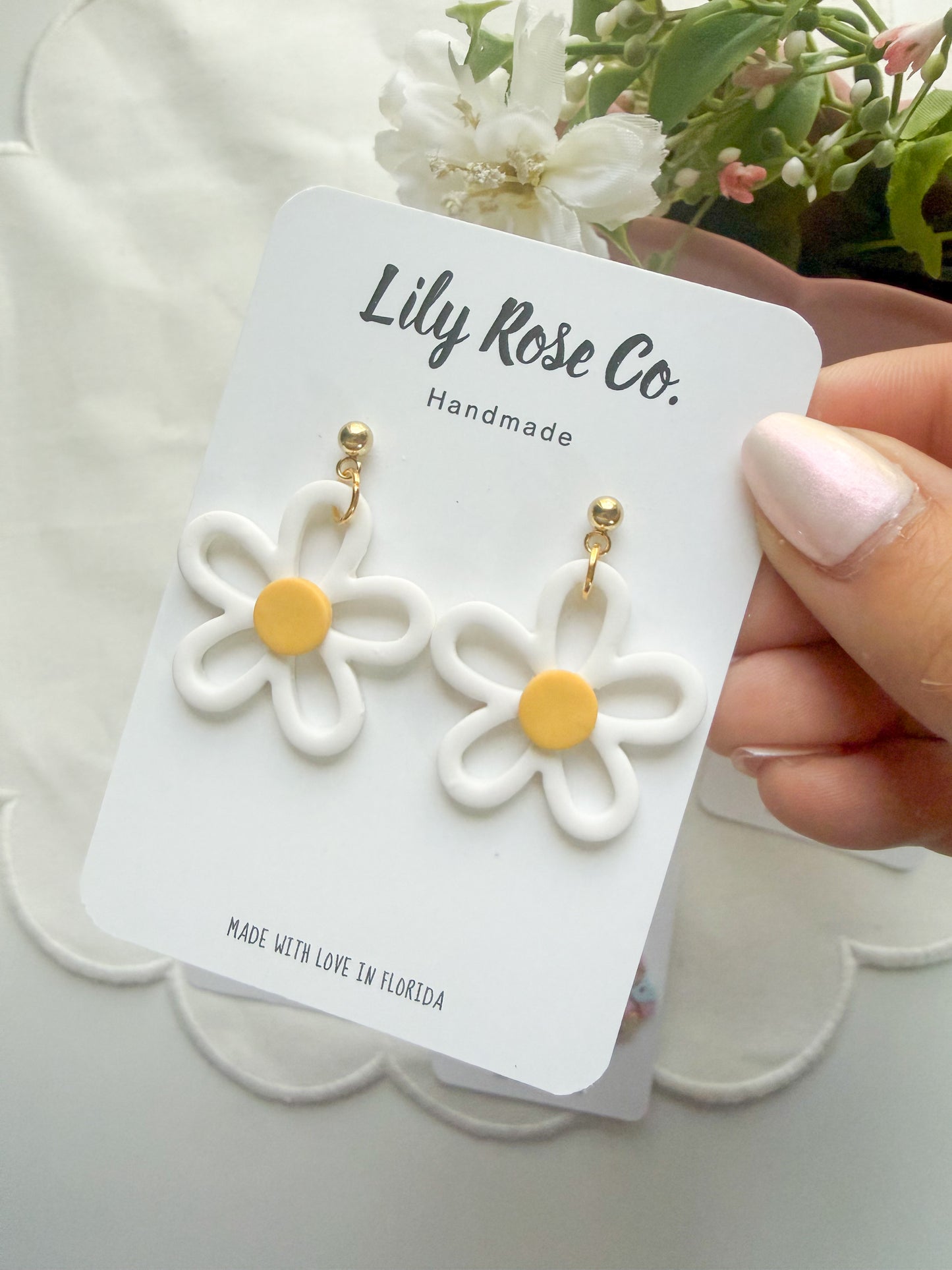 White Daisies Earrings
